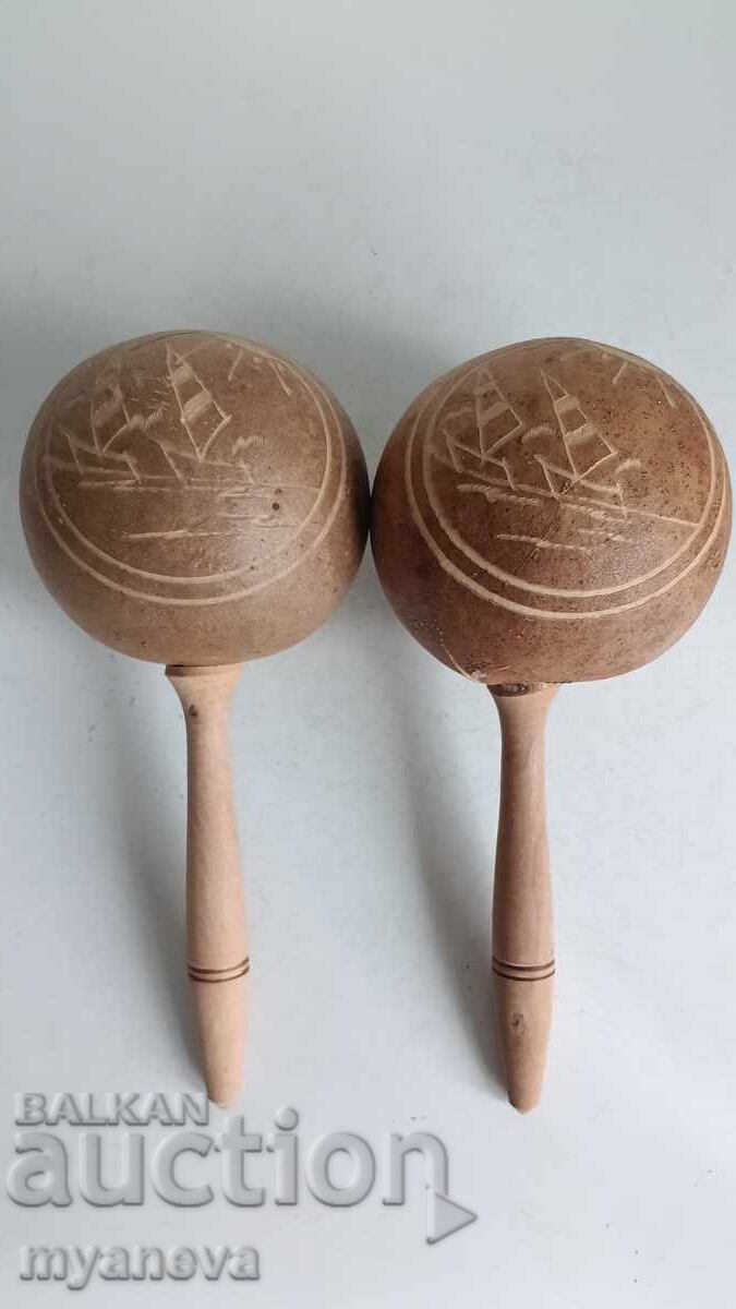 Licitație Maracas cubaneze, fabricate din dovleac natural gol pe interior