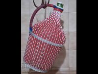 Παλιά πλεκτή δαματζάνα, μπουκάλι με πλέξη, μπουκάλι, γυαλί