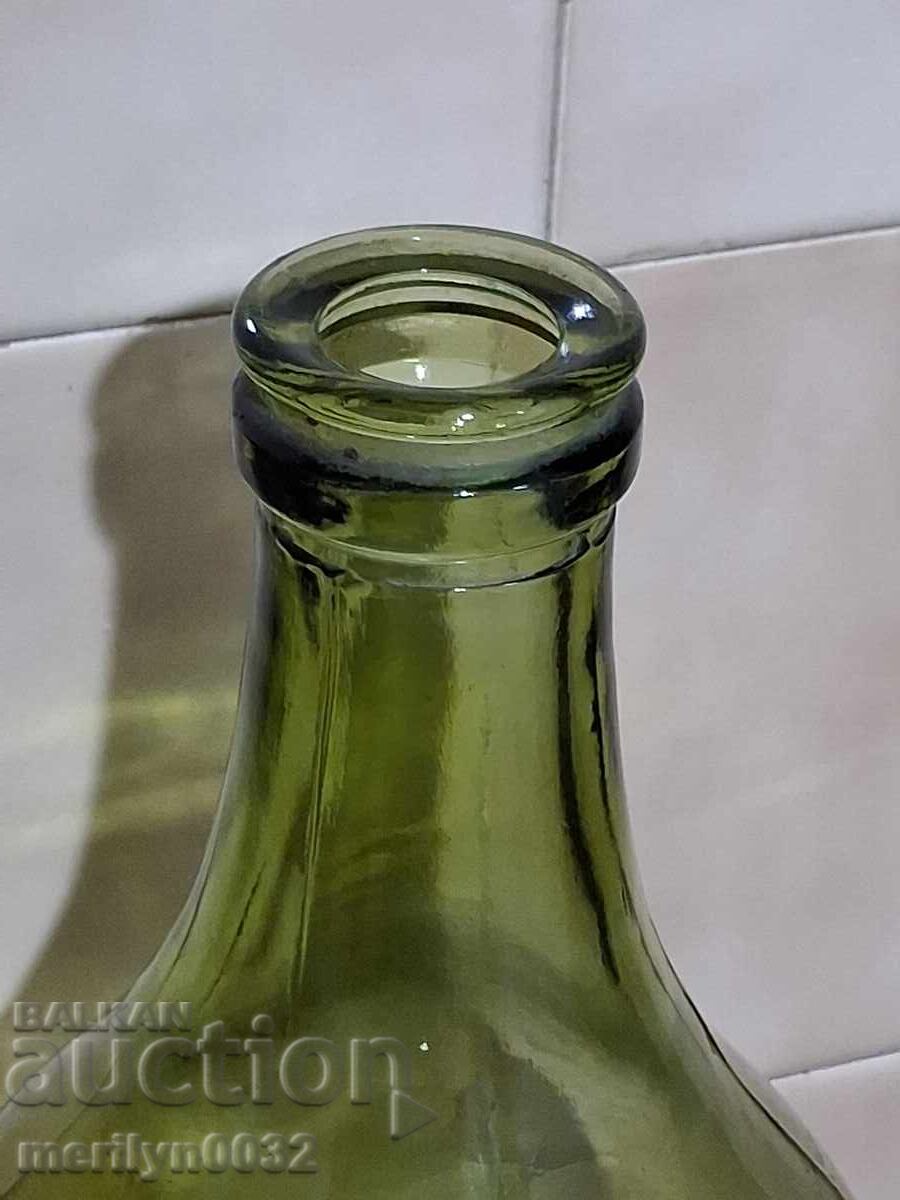 Μπουκάλι μεταλλικού νερού 3 λίτρων Μπουκάλι δεκαετίας του 1960 με πώμα με τιμή € 26.59 | 52.01 BGN