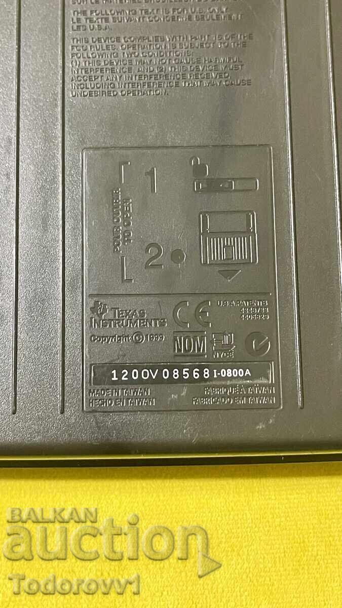 Delivery of Retro Texas Instruments TI-92 Plus graphing calculator Top condition