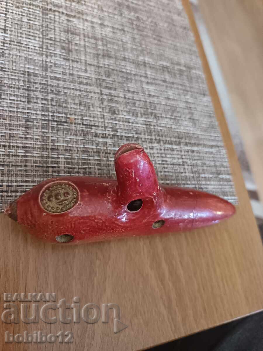 Ocarină veche din ceramică, instrument de suflat antic cu preț € 13.00 | 25.43 BGN