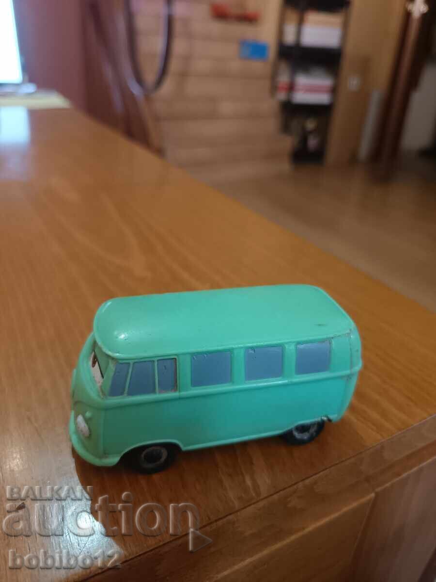 Mașinuță DISNEY VOLKSWAGEN PLASTIC VAN cu preț € 7.00 | 13.69 BGN
