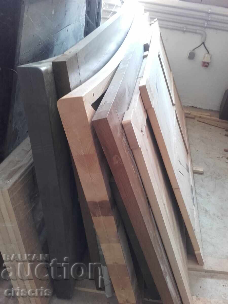 Δημοπρασία Μοντέρνα τραπεζαρία με επιφάνεια από μασίφ ξύλο