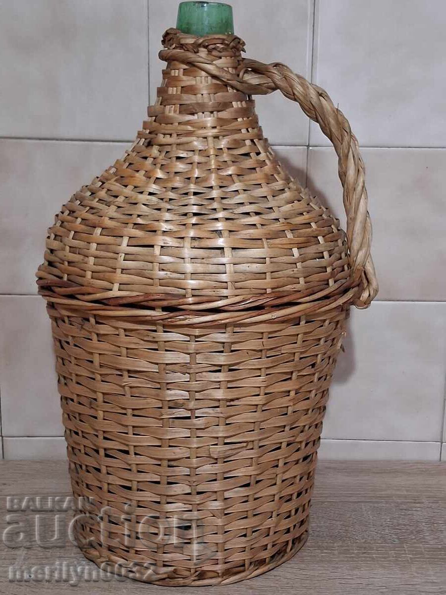 Damigeană veche împletită, sticlă împletită, sticlă, sticlă cu preț € 38.91 | 76.10 BGN