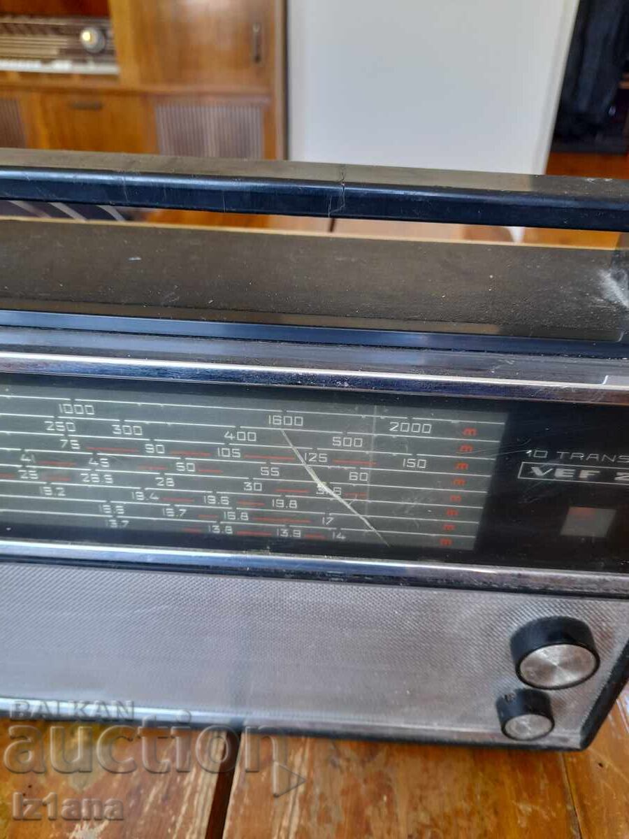 Radio vechi VEF, VEF 204 cu preț € 27.00 | 52.81 BGN