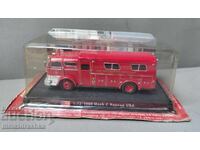Пожарен камион Mack C Rescue 1960