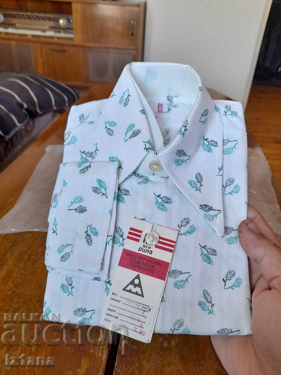 Cămașă veche pentru copii cu preț € 22.00 | 43.03 BGN