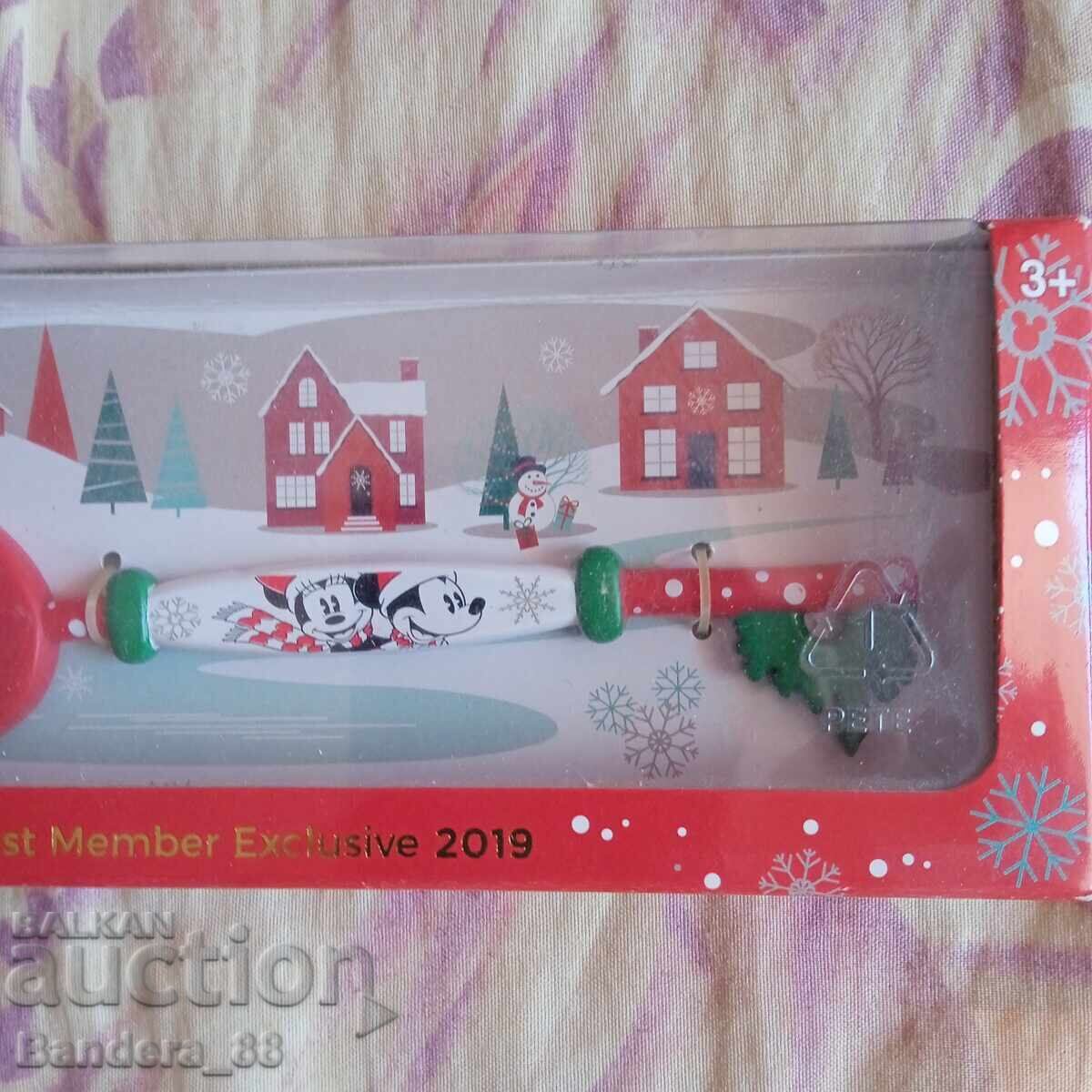 Δημοπρασία Disney Store Cast Member Exclusive 2019 Christmas Key Mickey