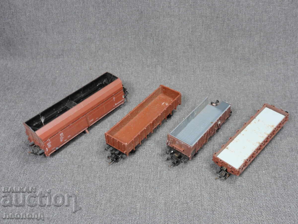 LICITAȚIE BZC VAGOANE DE TREN VECHI RETRO TT 1/120 cu preț € 12.00 | 23.47 BGN