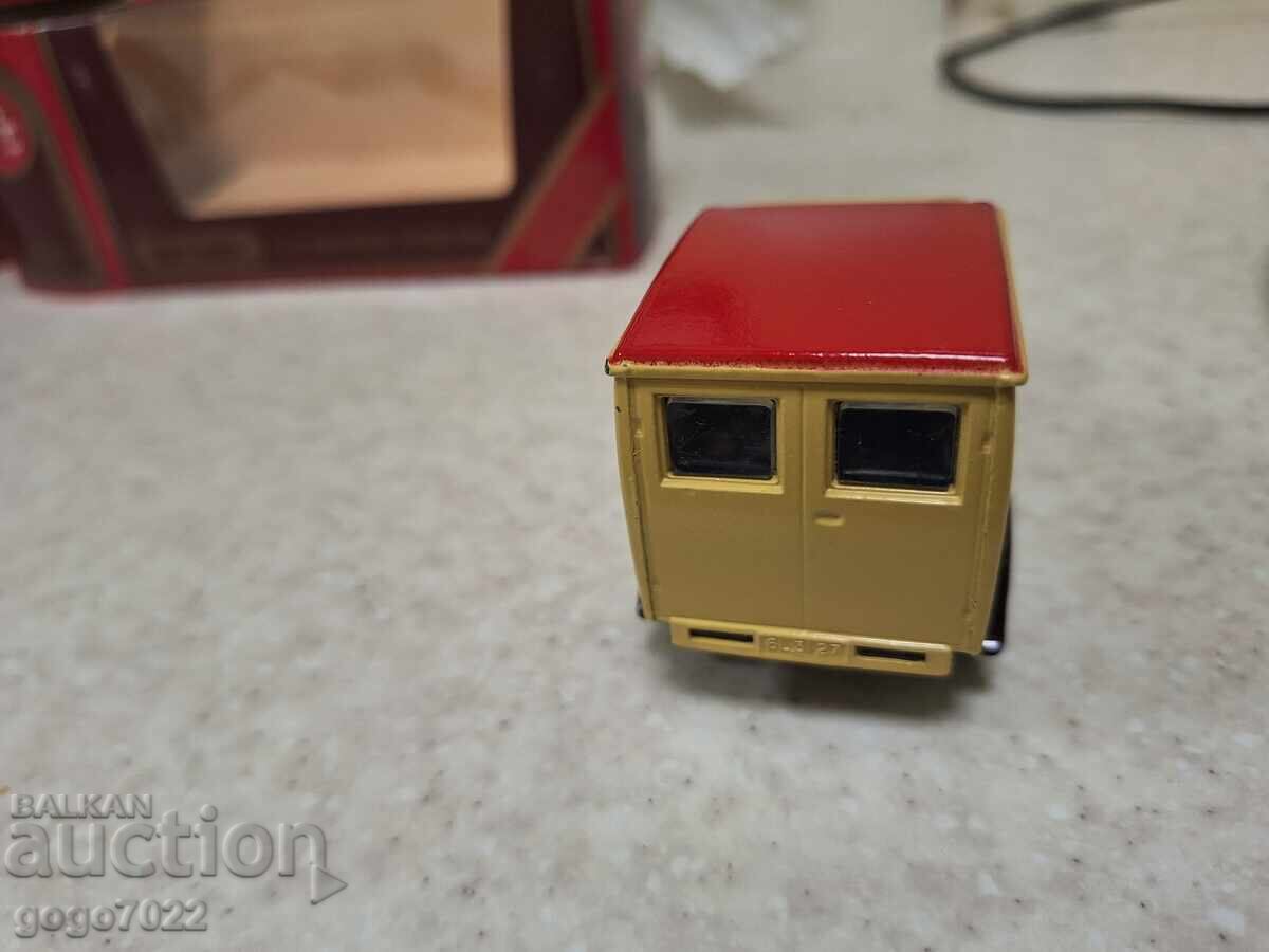 MODELE MATCHBOX YESTERYEAR ANGLIA - 5