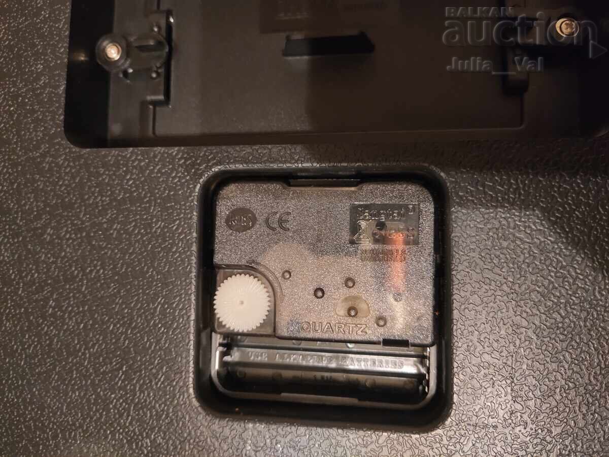 Livrarea Ceas de perete Chris Ma Quartz - nu funcționează, licitație de la 0.01 cenți