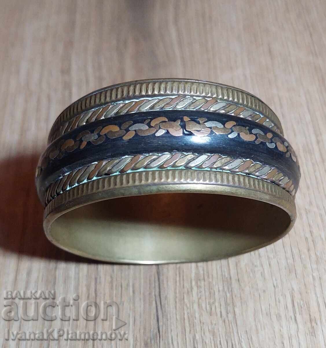 Bratară din alamă retro pentru cunoscători
