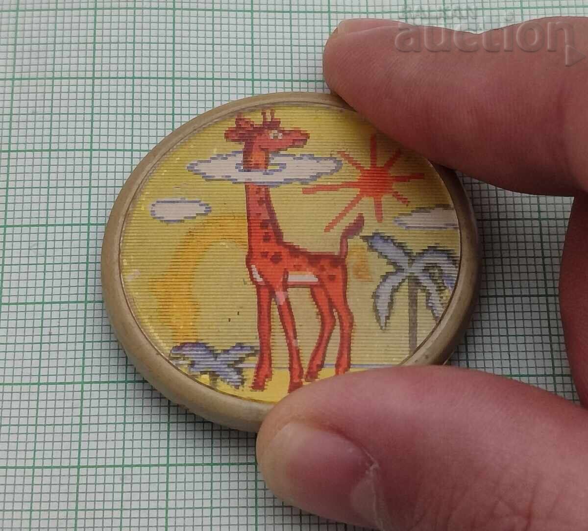 INSIGNĂ STEREO GIRAFĂ cu preț € 2.50 | 4.89 BGN