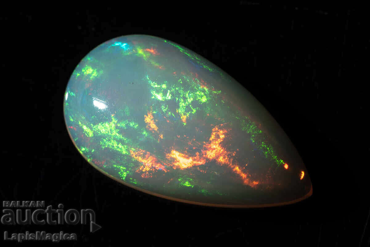 Livrarea Opal etiopian natural 3.74ct caboșon formă picătură