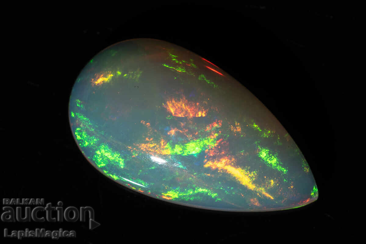 Opal etiopian natural 3.74ct caboșon formă picătură