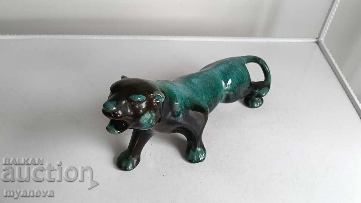 Delivery of Vintage, ceramic panther figurine