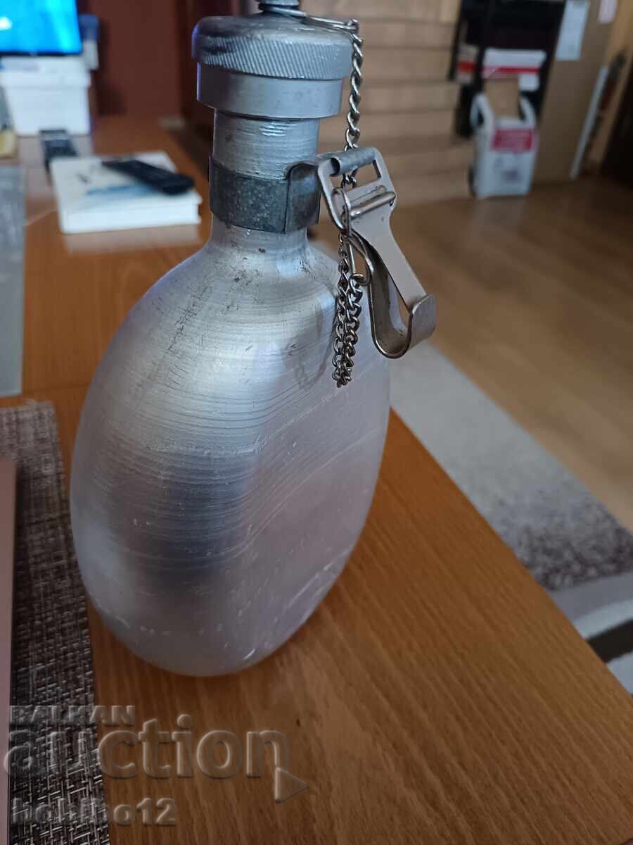 Licitație Veche gamelă bulgărească din aluminiu 1 litru MZ Oborishte
