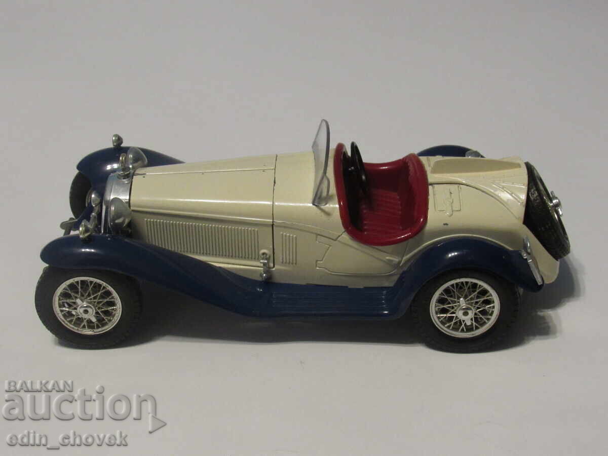 Доставка на 1/18 Bburago Italy Alfa Romeo метална колекционерска количка