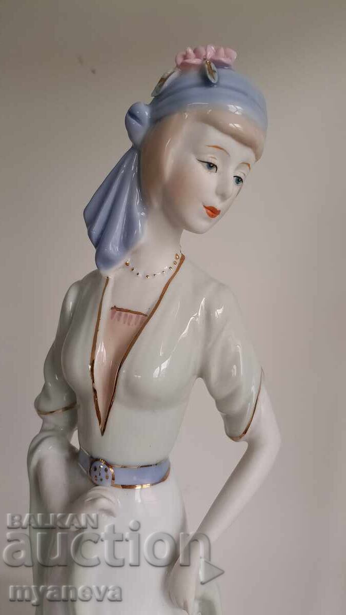 Vintage, porcelain, English figurine with price € 50.00 | 97.79 BGN