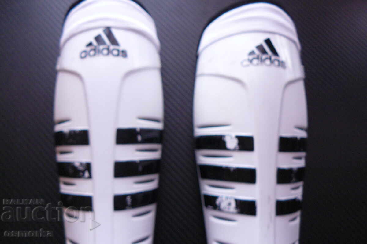Licitație Apărători de fotbal Adidas jambiere protecții sport minge gol