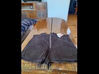 Pantaloni scurți de damă vintage din catifea