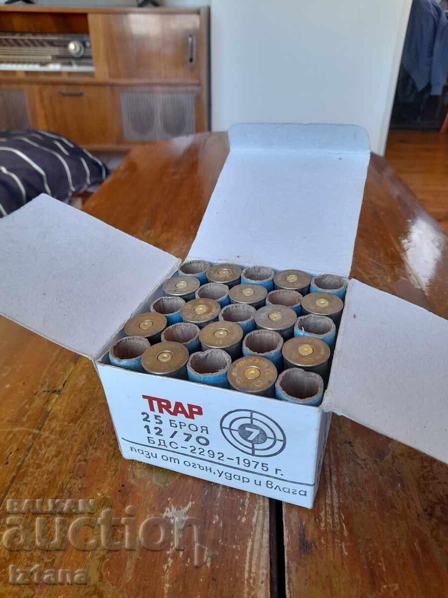 Cutie veche de cartușe de vânătoare Trap, tuburi cu preț € 22.00 | 43.03 BGN