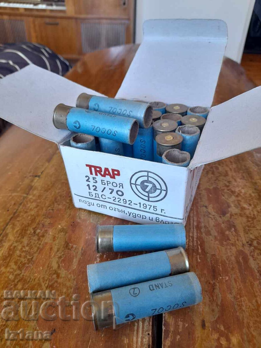 Licitație Cutie veche de cartușe de vânătoare Trap, tuburi
