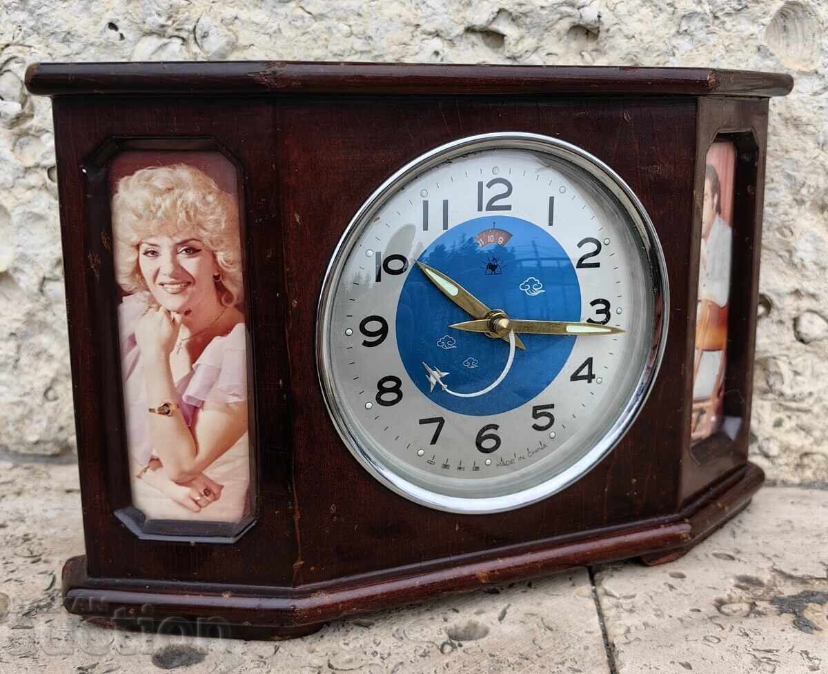 RYADYK ANIMIRAN KITAYSKI NASTOLEN CHASOVNIK BUDILNIK SAMOLET cu preț € 22.00 | 43.03 BGN