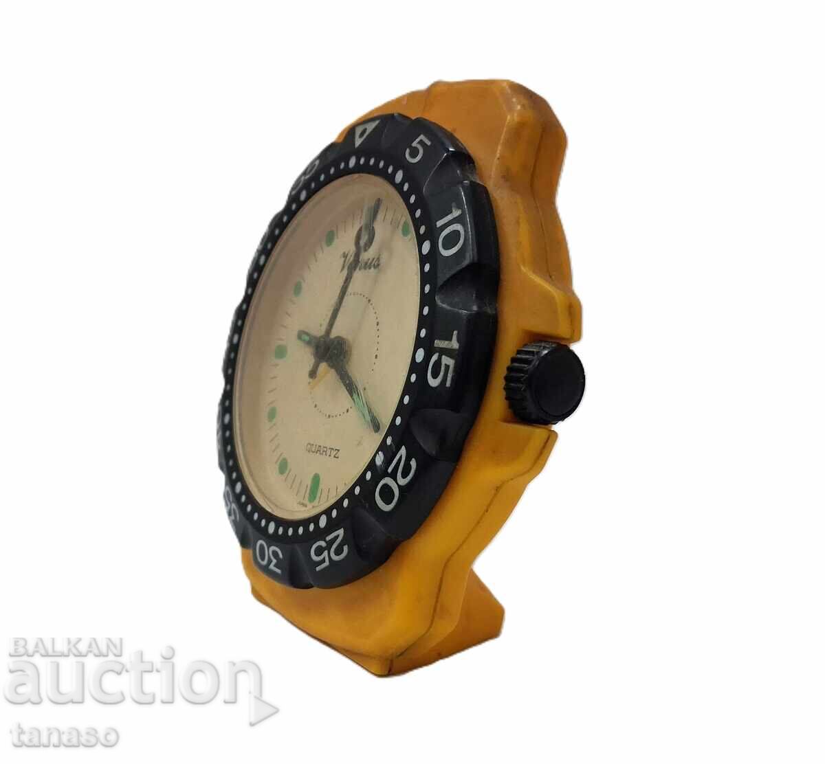 Ceas de masă retro "Venus Quartz" (12.4) cu preț € 12.00 | 23.47 BGN