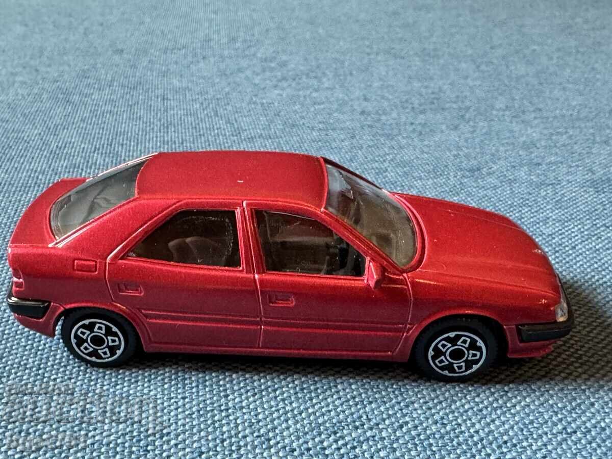 Livrarea Citroen Xantia Burago de la 1 cent