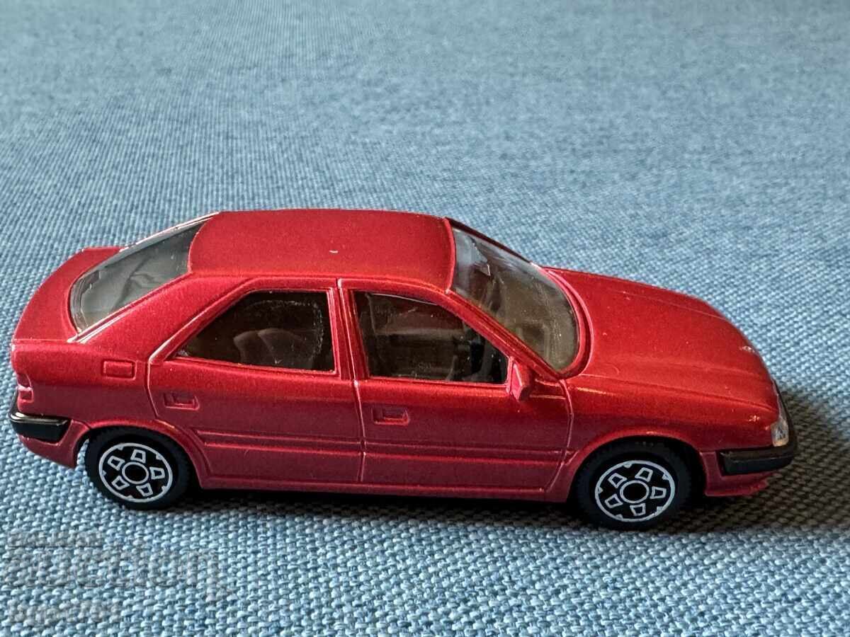 Livrarea Citroen Xantia Burago Livrarea Citroen Xantia Burago