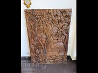 Panou mare din lemn cu sculptură adâncă. Nr. 8147