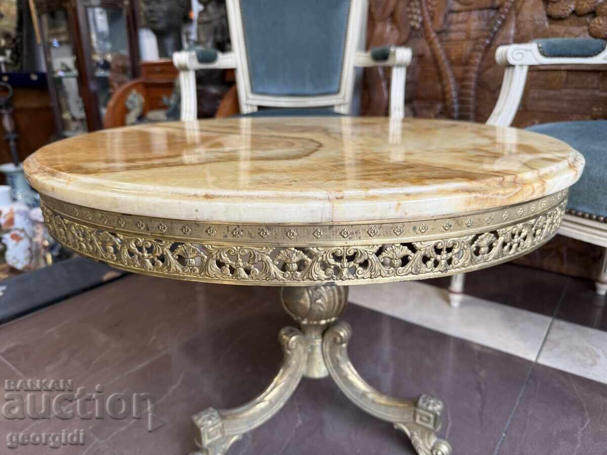 Livrarea Măsuță de cafea rotundă în stil clasic cu onix și alamă. Nr. 8148