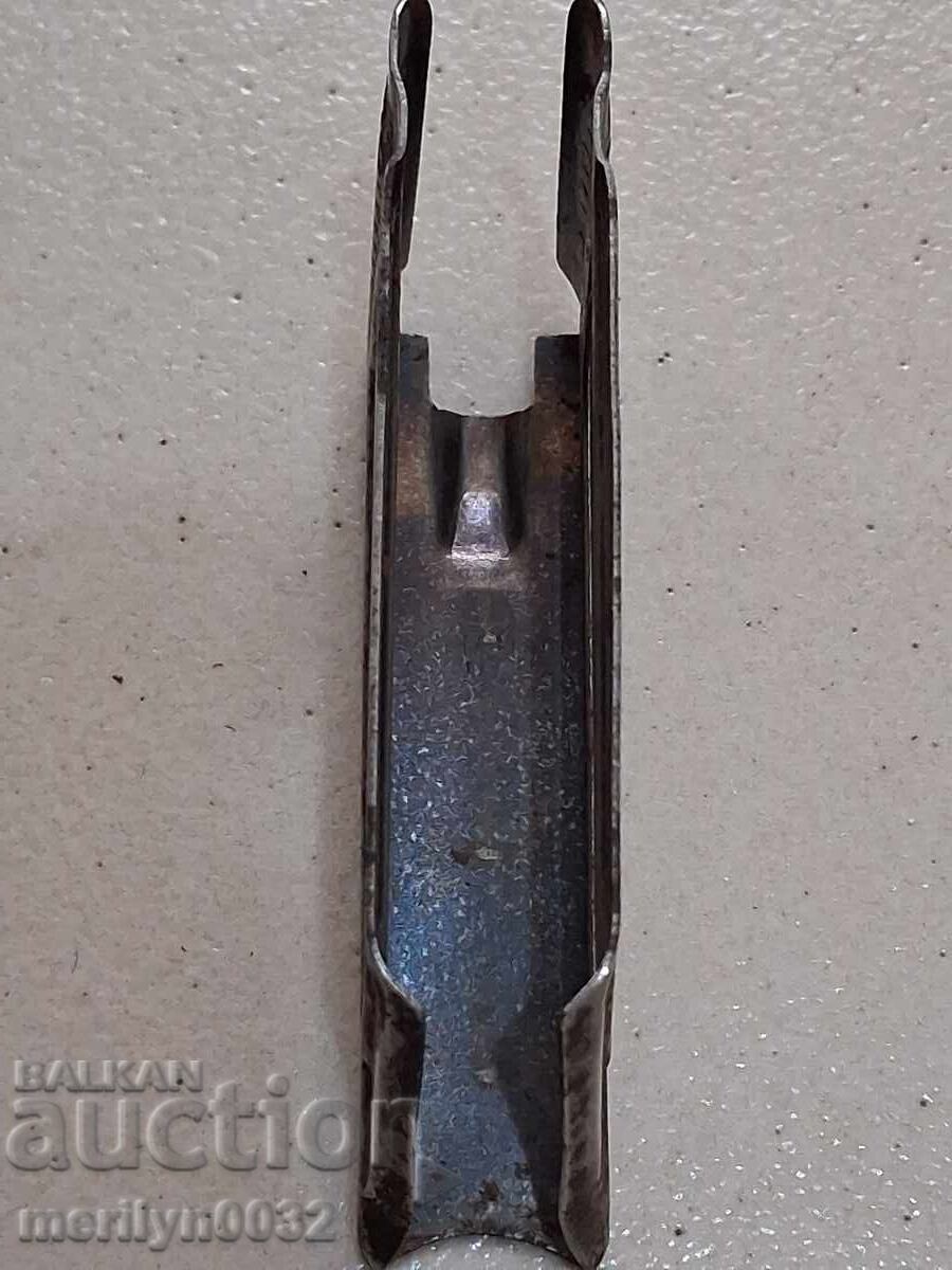 Delivery of Mannlicher M-95 rifle cartridge clip/en-bloc clip