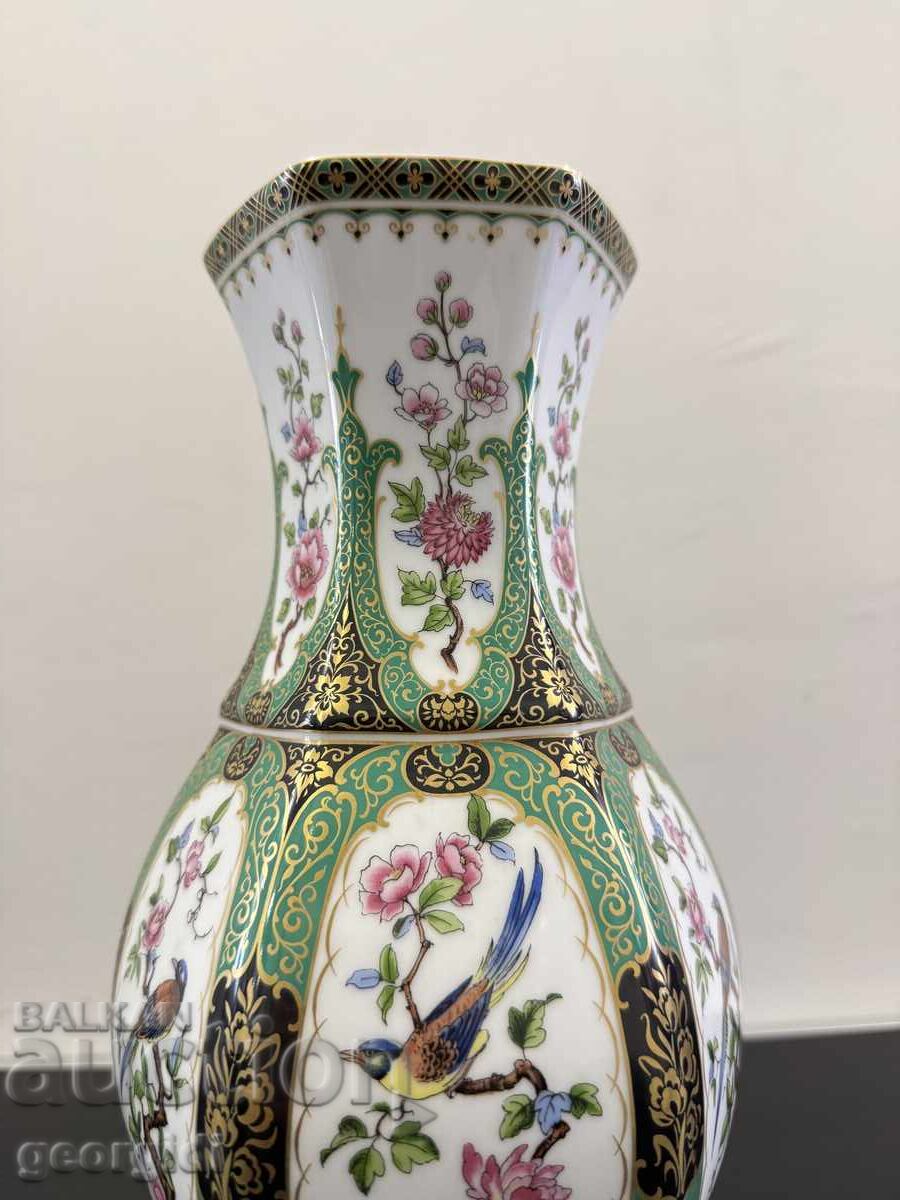 Livrarea Vază germană din porțelan Kaiser din seria Mandschu. Nr. 8150