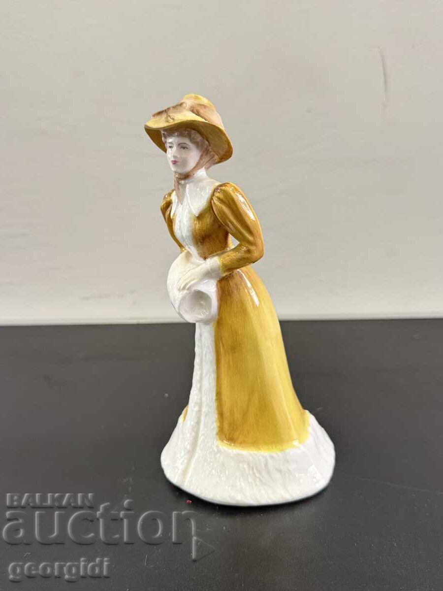 Figurină din porțelan din colecția "Ladies of Fashion" nr. 8152 cu preț € 39.00 | 76.28 BGN