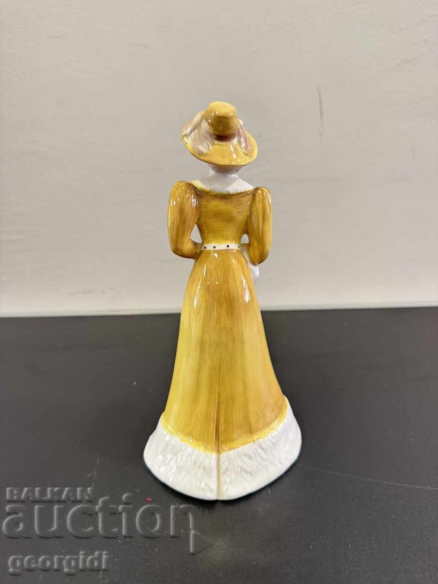 Licitație Figurină din porțelan din colecția "Ladies of Fashion" nr. 8152
