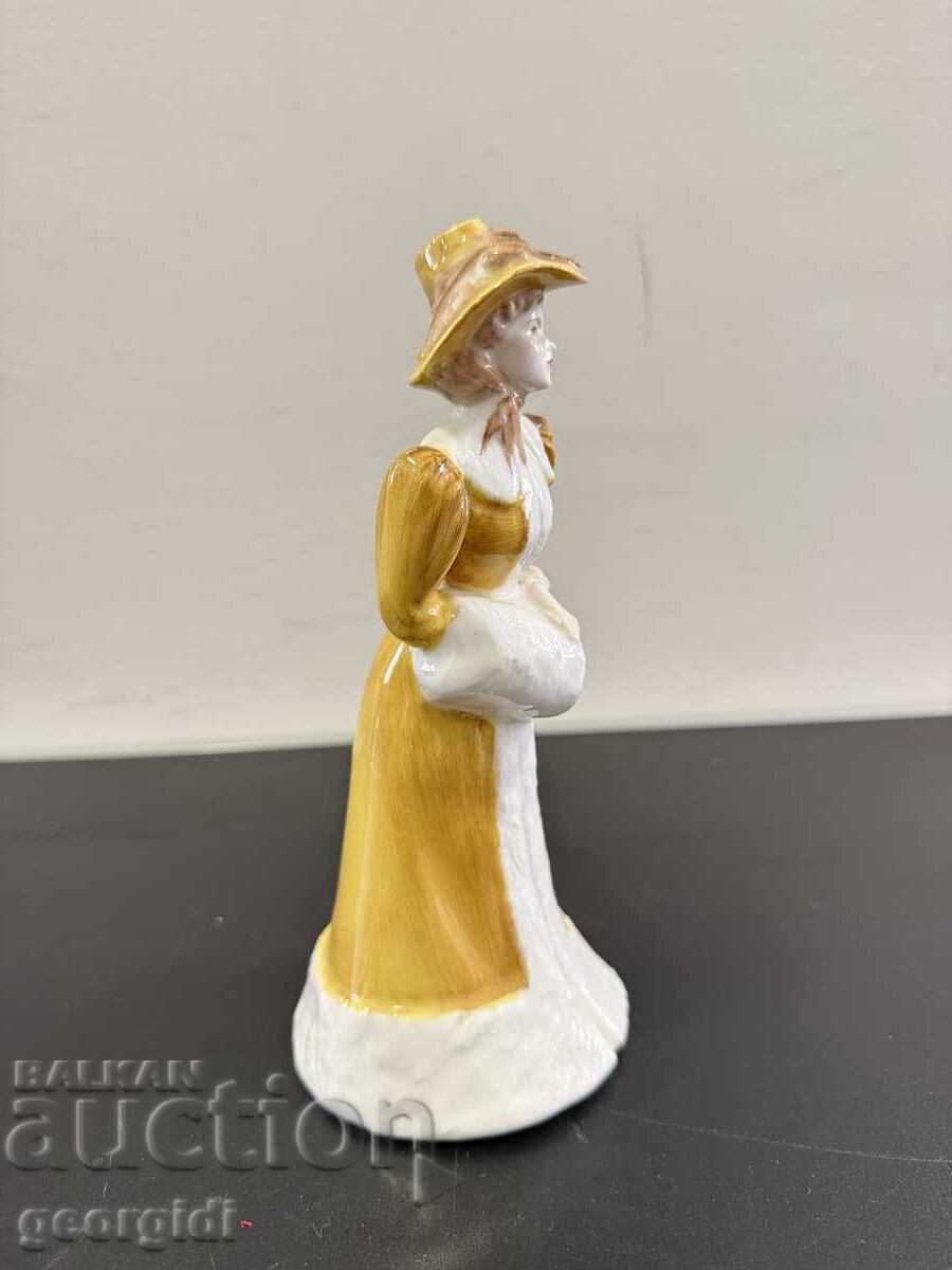 Livrarea Figurină din porțelan din colecția "Ladies of Fashion" nr. 8152