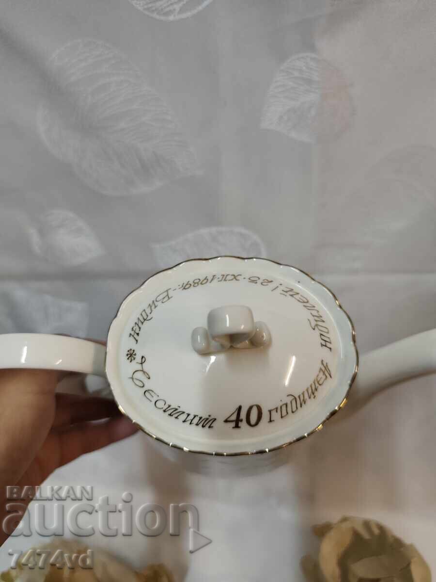 Delivery of Extremely sophisticated new Bononia bone china dinner set