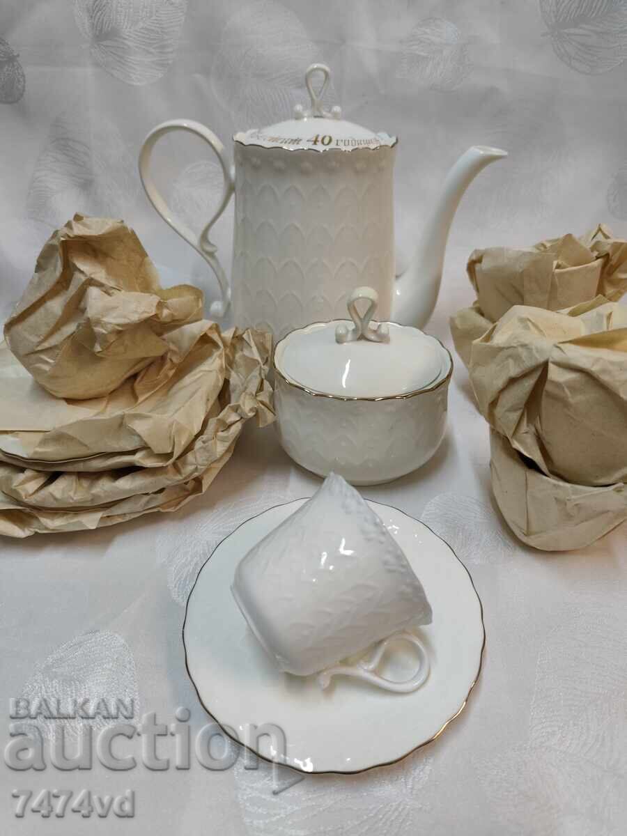 Extremely sophisticated new Bononia bone china dinner set