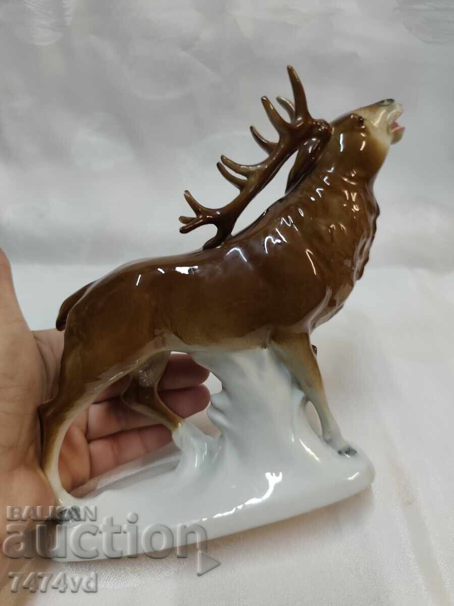 Auction  Collectible porcelain deer figurine – Lippelsdorf GDR