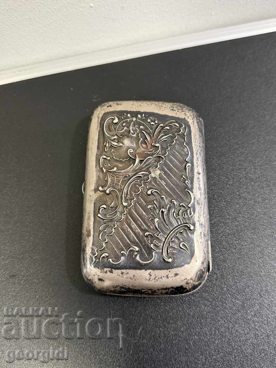 Livrarea Tabacheră veche din argint cu placaj de aur. Nr. 8155