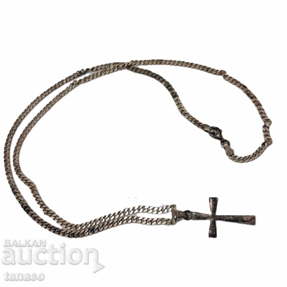 Livrarea Cruciuliță metalică clasică cu lănțișor (1.4)