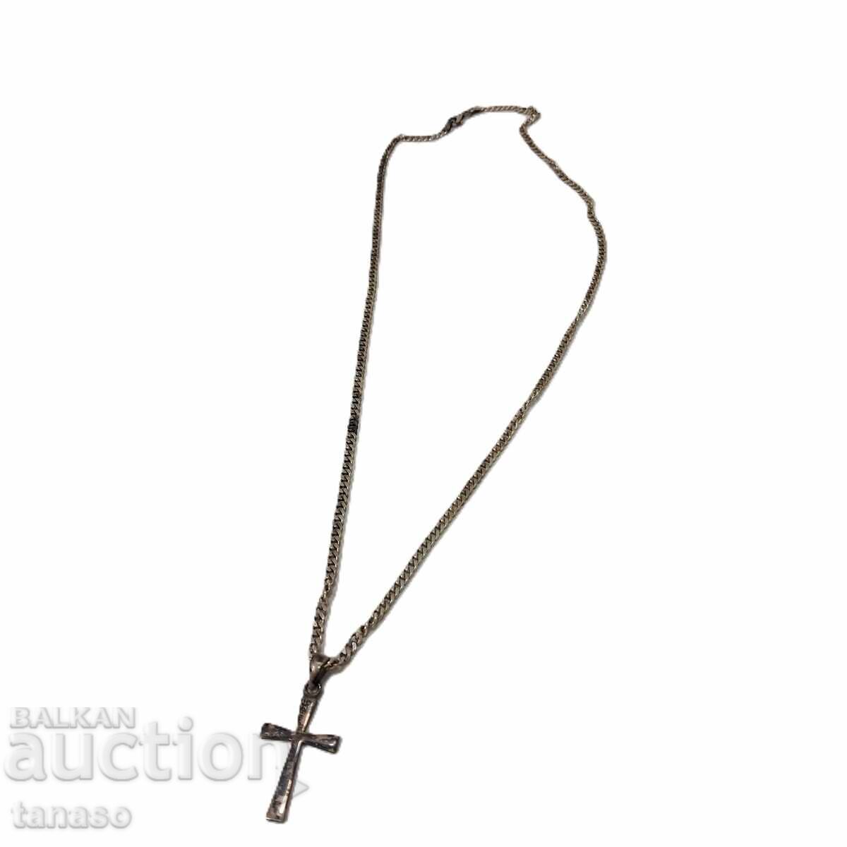 Cruciuliță metalică clasică cu lănțișor (1.4)