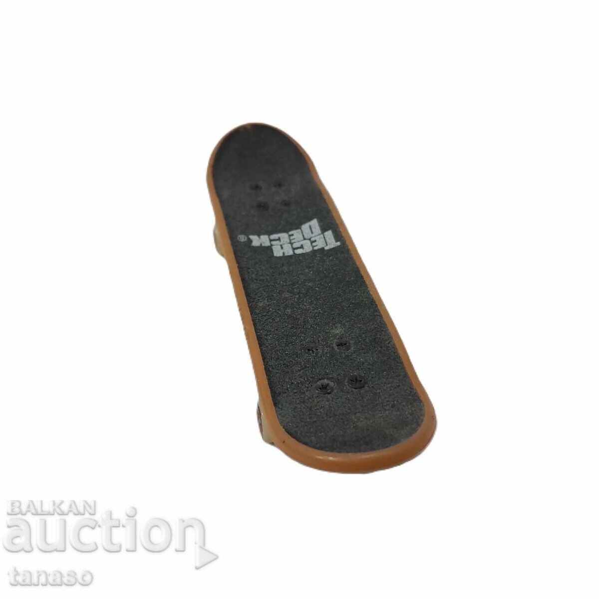 Παράδοση Fingerboard Tech Deck (12.2)