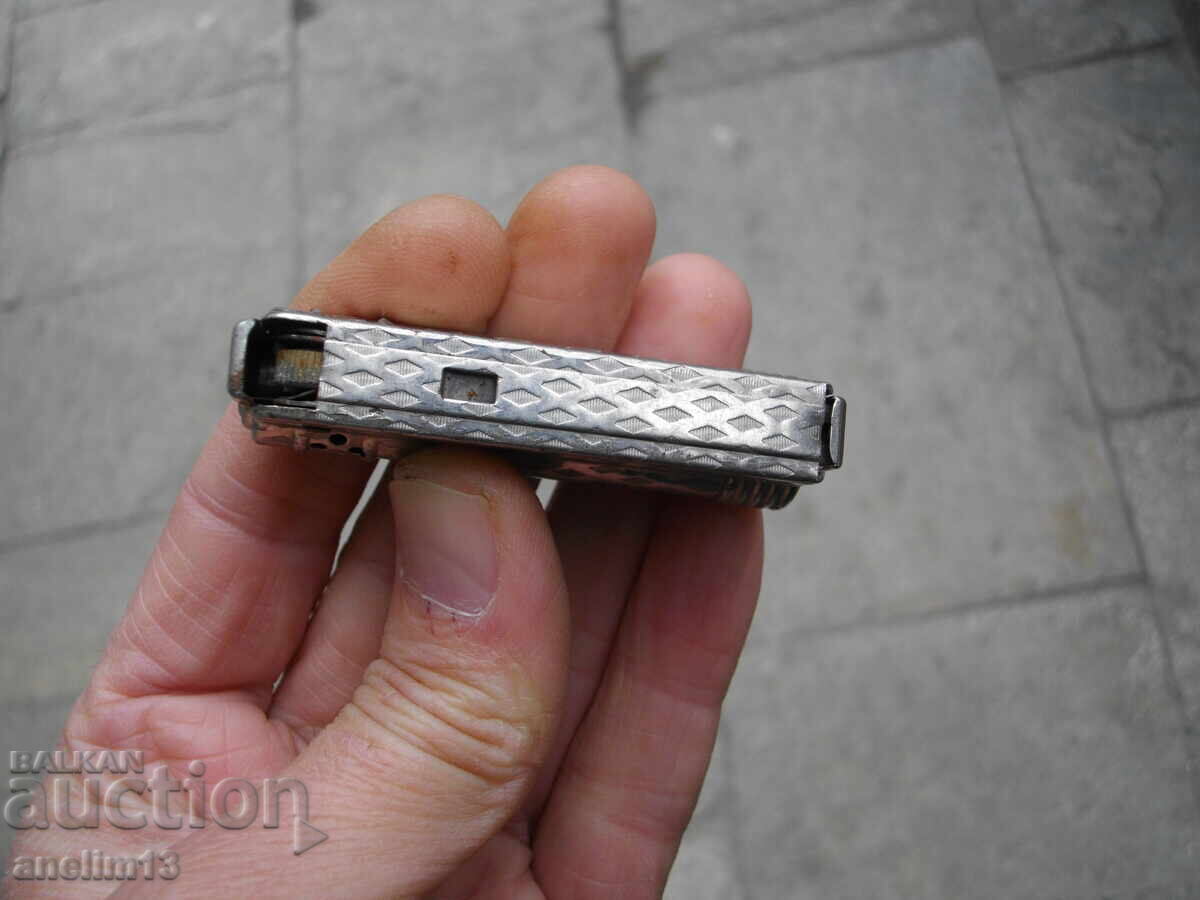 Licitație Brichetă veche de colecție pe benzină ROXY AUSTRIA