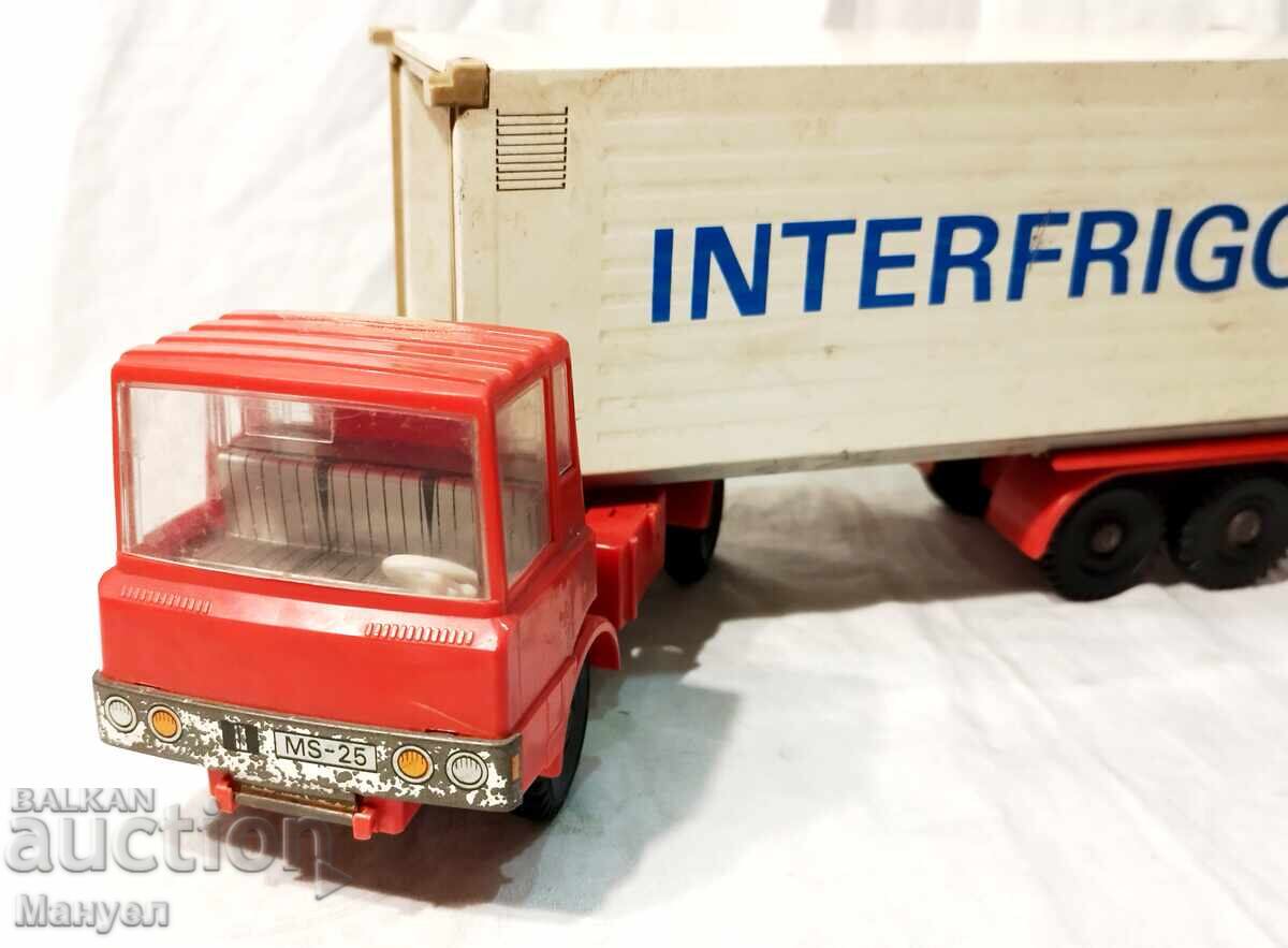 Jucărie germană veche, camion cu remorcă cu preț € 90.00 | 176.03 BGN