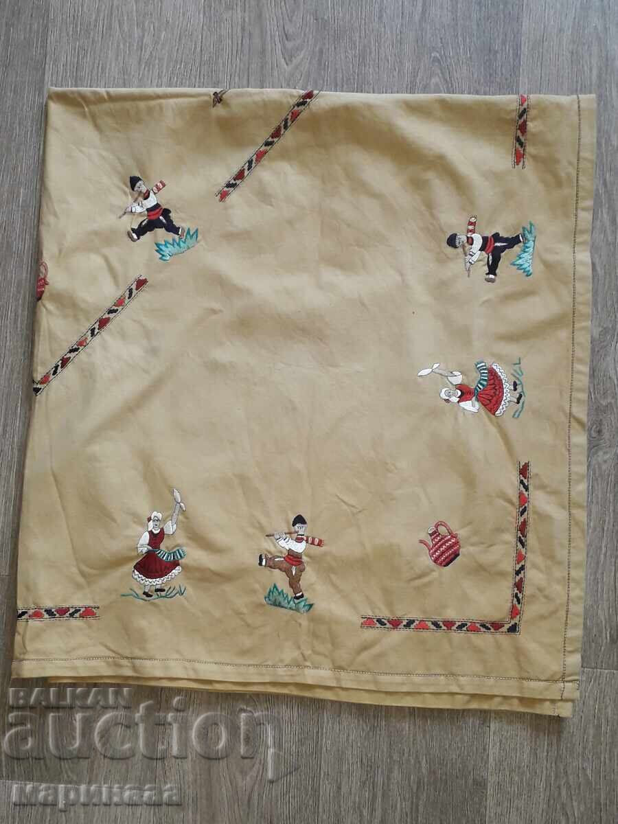 Livrarea VECHE FAȚĂ DE MASĂ CU BRODERII