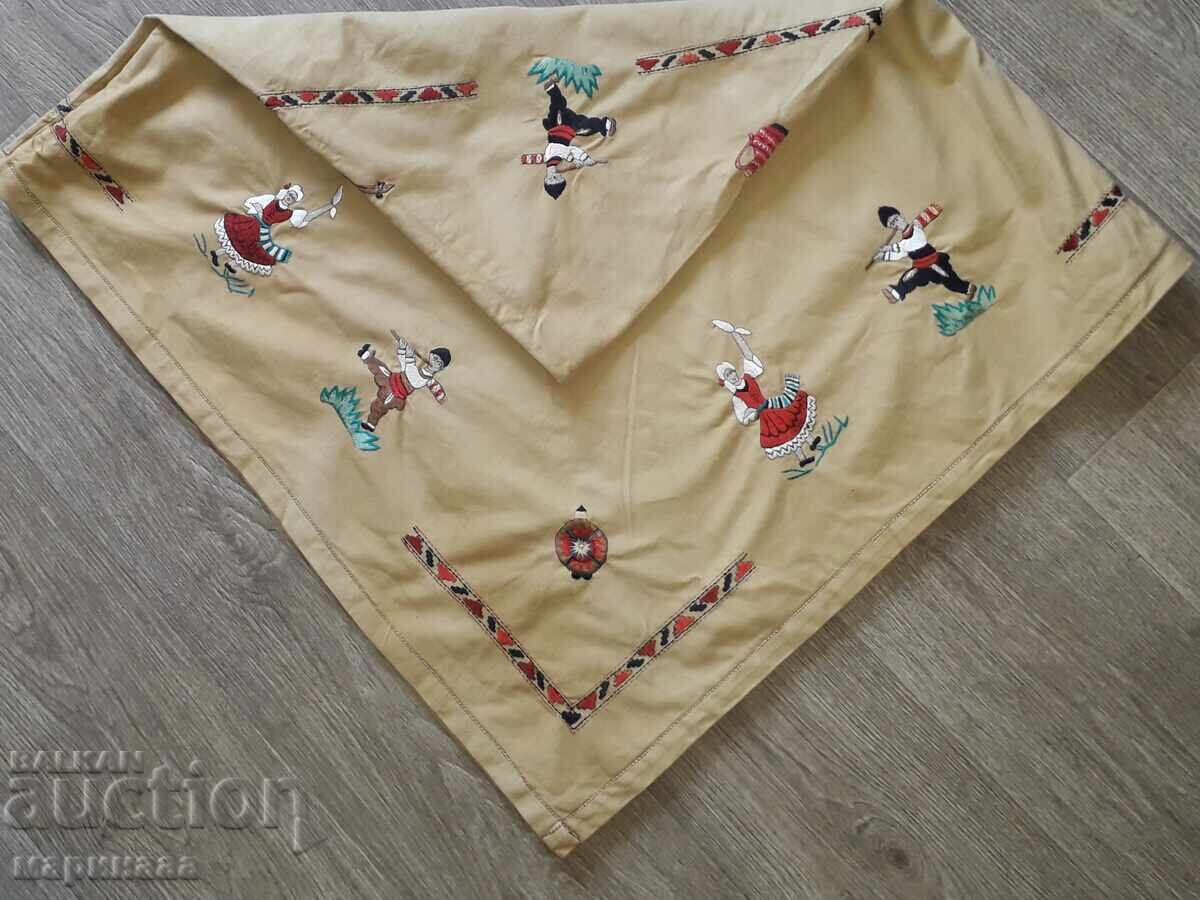 VECHE FAȚĂ DE MASĂ CU BRODERII