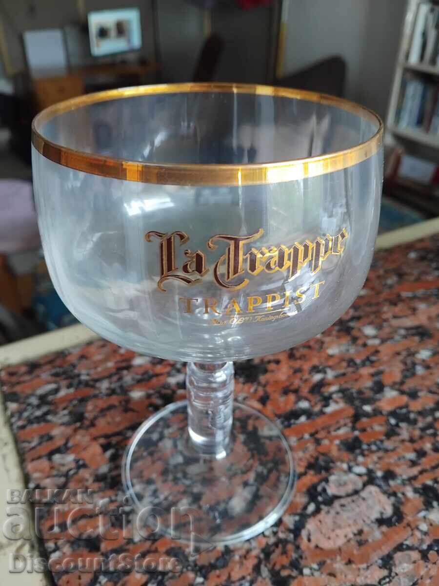 Pahar de colecție pentru bere marca La Trappe cu preț € 5.00 | 9.78 BGN